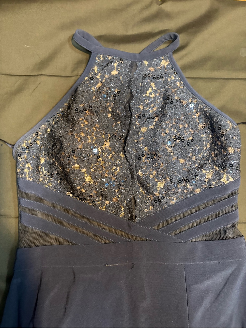 Morgan & Co
Navy Blue Lace Halter Gown floral lace halter-style bodice size 5 - Picture 13 of 14